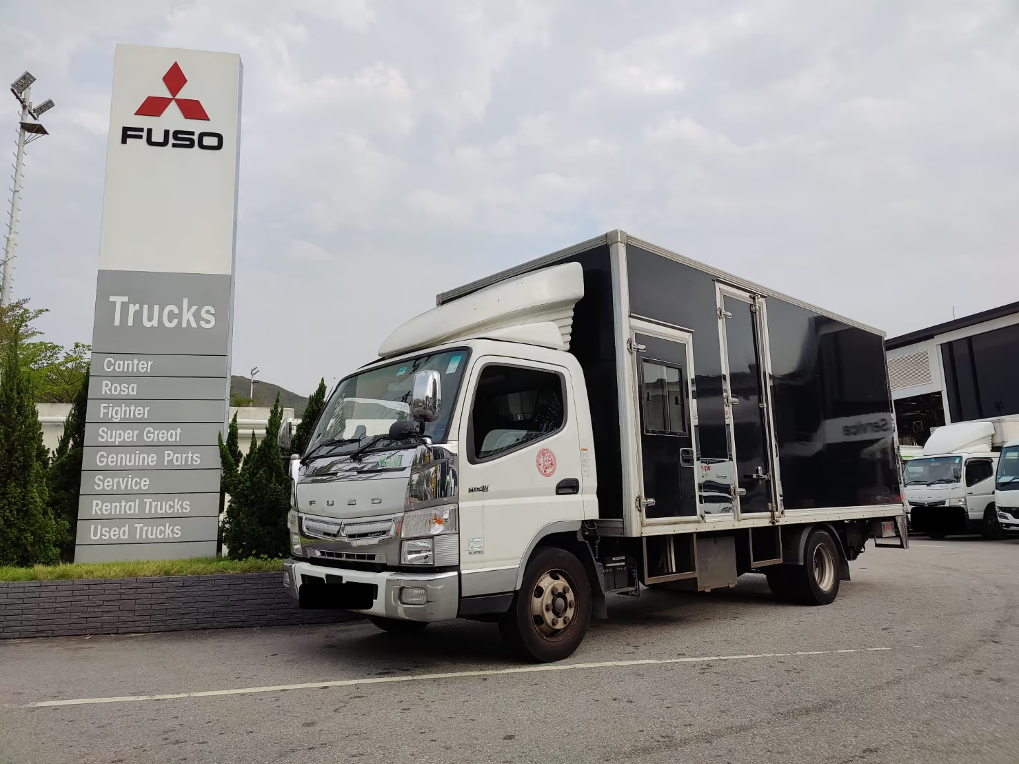 三菱 FUSO 5.5 噸易手車 Mitsubishi FUSO 5.5 Tonnes Pre-owned Truck